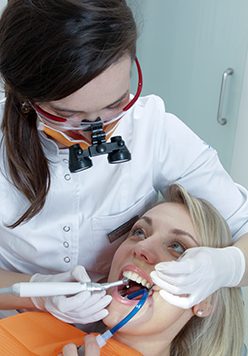 estetska-stomatologija-krunice-za -zube-navlake-ljuskice-veneers-zubar-poliklinika-breyer