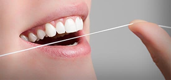 zubne-ljuskice-jednostavno-održavanje-higijene-dentalna-poliklinika-breyer